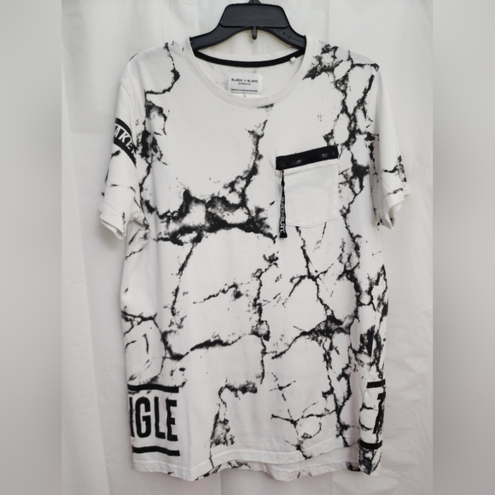 BLACK N' BLANC by PROJEK RAW Size: M, Rule breaker t-shirt, zipper pocket